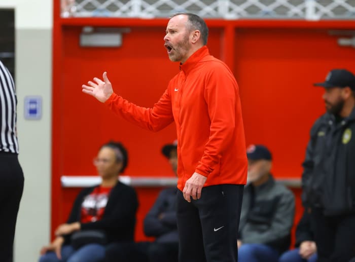 Kevin Kiernan, Mater Dei girls basketball